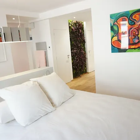 Cab Ap'art Apart-hotel 4*